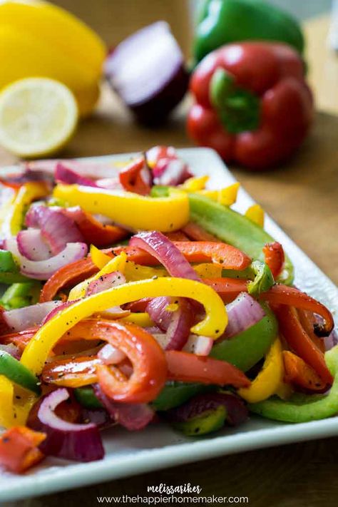 This easy recipe for oven roasted bell peppers is a healthy and simple side dish that takes only 20 minutes to get on the table! Roast Peppers, Roasted Bell Peppers, Bell Pepper Recipes, Mini Pizzas, Pasta Primavera, Easy Oven, Baked Potatoes, Roasted Peppers, Peppers Recipes