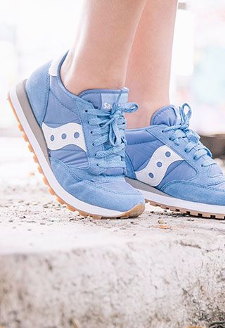 Women's Athleisure Wear & Shoes - Life On The Run | Saucony Sneakers Women Aesthetic, Saucony Outfit Woman, Women's Athleisure, Saucony Sneakers, Women Aesthetic, Saucony Shoes, Athleisure Women, Everyday Shoes, Sneakers Women