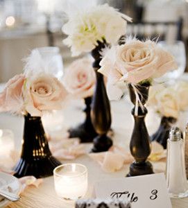 Single Stem Centerpieces are really easy DIY centerpieces. Wedding Table Black, Black And White Vintage Wedding, Bridal Shower Centerpieces Diy, White Vintage Wedding, White Wedding Flowers Centerpieces, Beautiful Settings, Centerpiece Inspiration, Classic Romantic Wedding, Baroque Wedding