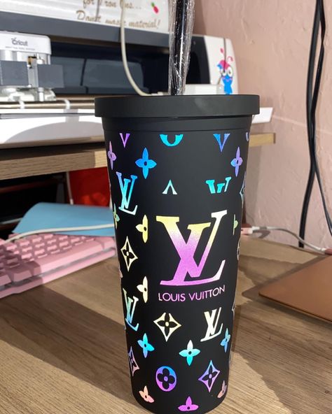 Designer LV Louis Vuitton tumbler svg png cute elegant tumbler Gucci Tumbler Cup, Louis Vuitton Tumbler Cup, Lv Tumbler, Louis Vuitton Tumbler, Louis Vuitton Tattoo, Bling Cups, Customised Water Bottles, Rhinestone Transfers Design, Starbucks Tumbler Cup