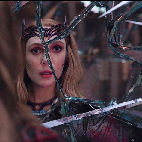 Multiverse Of Madness Gif, Witch Gif, Multiverse Of Madness, Doctor Strange Marvel, Elizabeth Olsen Scarlet Witch, Scarlet Witch Marvel, Girl Empowerment, Scarlett Witch, Wanda Maximoff