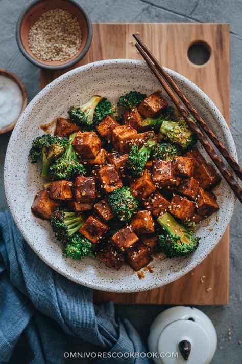 Tofu and Broccoli Stir Fry | Make this easy tofu and broccoli for a healthy and delicious meal in 30 minutes! The tofu is cooked until perfectly browned and flavorful, then cooked with tender broccoli in a sticky ginger garlic sauce. {Vegan, Gluten-Free Adaptable} Hoisin Tofu Stir Fry, Vegan Stirfry, Broccoli And Tofu, Vegan Edibles, Chinese Tofu, Tofu And Broccoli, Tofu Broccoli, Easy Tofu, Nourishing Recipes