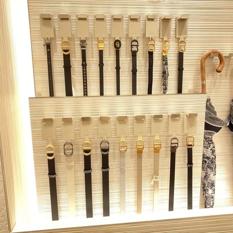 Belt Shop Display, Belt Display Retail, Belt Organization, Drawing Furniture, Dior Shop, Belt Organizer, Belt Display, Showroom Interior Design, Boutique Decor