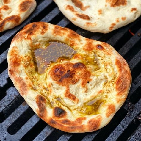 Grilled Za'atar Pita Zaatar Recipe, Za Atar, Bread Serving, Eastern Cuisine, Pita Bread, Recipe Roundup, Recipe Notes, Spice Recipes, Dry Yeast