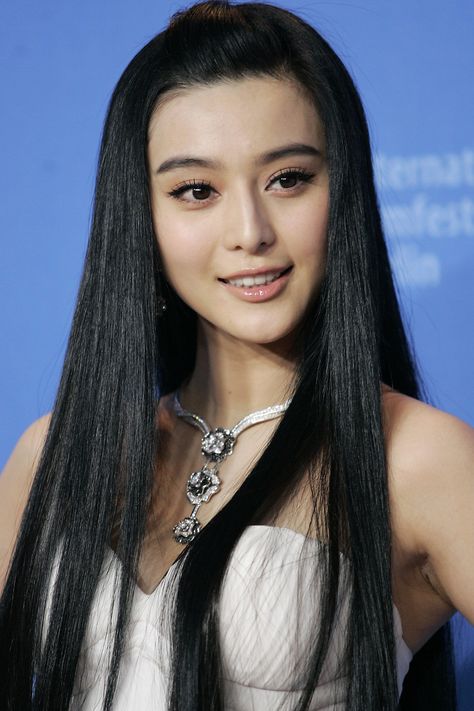 Fan Bingbing Fan Bingbing is a Chinese actress, model, television producer and singer. Since 2013, Fan has been listed as the highest-paid celebrity in the Forbes China Celebrity 100 list for four years in a row after ranking in the top 10 every year since 2006 Li Bingbing, Fan Bingbing, Teresa Palmer, Days Of Future Past, Jessica Chastain, Pakistani Actress, Chinese Actress, Ulzzang Girl, Celebrity Photos