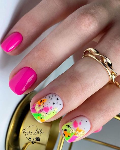 Summer Nails Abstract, 80’s Nails, Summer Nails 2023 Short, Neon Pink Nails Art, Short Summer Nails 2023, Bright Neon Nails, Summer Nails Designs 2023, Mini Nails, Summer Nails Coffin