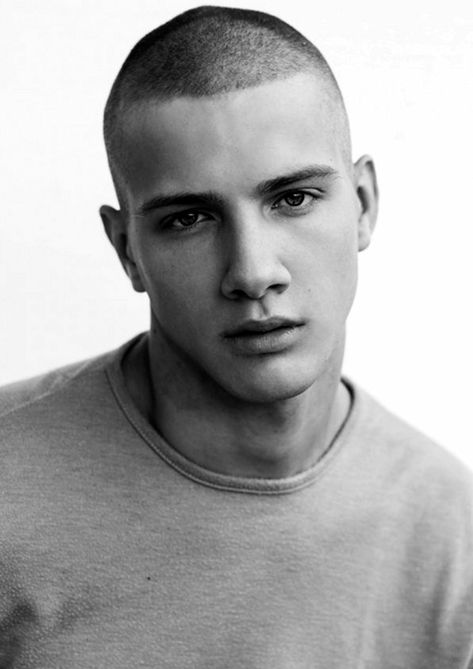 Mens Short Hairstyles, Young Mens Hairstyles, Buzz Cut For Men, Trendy Mens Hairstyles, Buzz Cut Hairstyles, Mens Hair Colour, Mens Hairstyles Thick Hair, Men's Short Hair, Haircuts For Wavy Hair