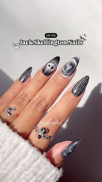 Jeanette Flores on Instagram: "3 cool Jack Skellington cat eye designs 😱🤯😱  Using 3 different magnets!🧲   Which design was your favorite?  Save & share this Nightmare Before Christmas nail look for Halloween inspo! Follow for more tutorials 🖤🤍🖤🤍  Using @daily_charme (code: JEN10) •001 Perfect Black  •C09 Mooncat •Double-Sided Flower & Stripe Cat Eye Nails Magnetic Pen •Magic Wand Cat Eye Magnet Pen •Cat Eye Magnetic Cylinder Wand •Diamond Shine Top Coat  #magneticnails #cateyenails #cateyenailart #jackskellington #nightmarebeforechristmas #disneynails #halloweennails #halloweenstyle #nailinspo #nails #uñas #uñasdehalloween #coolnails #nailarttutorial #nailvideos #tutorial #diynails #howto" Cat Eye Spider Nails, Winter Christmas Nails Cat Eye, Christmas Magnetic Nails, Halloween Cats Eye Nails, Halloween Cateye Nails, Nail Art Magnetic, Halloween Nails Cat Eye, Uñas Halloween Jack, Uñas Jack Skellington