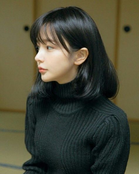 Korean Short Hair, Shot Hair Styles, Haircuts For Medium Hair, Girl Short Hair, Hair Reference, Aesthetic Hair, Girl Face, Ulzzang Girl, Hairstyles With Bangs