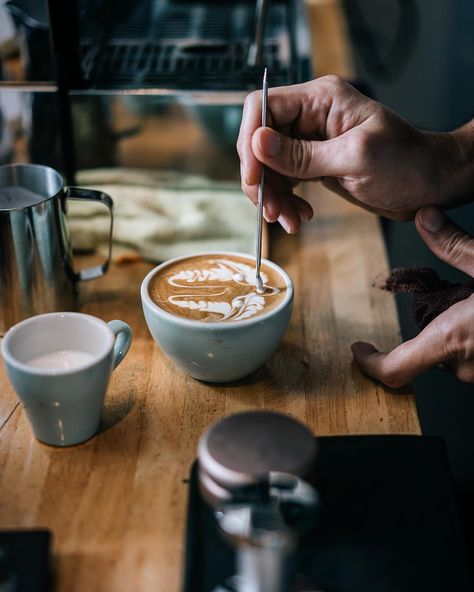 Barista Photography, Biggby Coffee, Coffee Shop Photography, Coffee Restaurants, Coffee Roastery, Coffee Barista, Restaurant Photography, Coffee Shop Aesthetic, Sweet Coffee