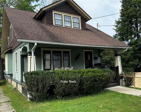 Cheapish c.1930 New York Craftsman Bungalow For Sale Under $85K - Old Houses Under $50K 1930 New York, 1930 Bungalow, Craftsman Bungalow Exterior, House For Sell, Craftsman Bungalow, Craftsman Exterior, Open Concept Layout, Bungalows For Sale, Bungalow Style