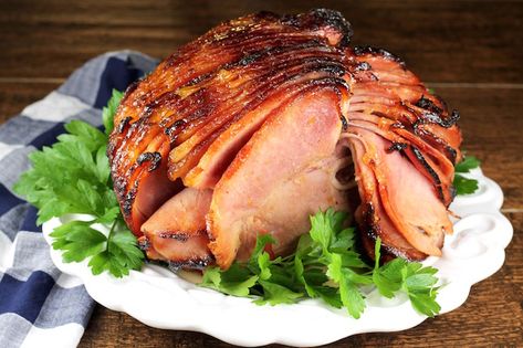 Peach and Ginger Glazed Ham {VIDEO} - Miss in the Kitchen Ham In Roaster, Best Spiral Ham Recipe, Baked Spiral Ham, Easy Ham Glaze, Ham Glaze Brown Sugar, Ham Glaze Recipe, Spiral Ham, Honey Ham, Leftover Ham Recipes