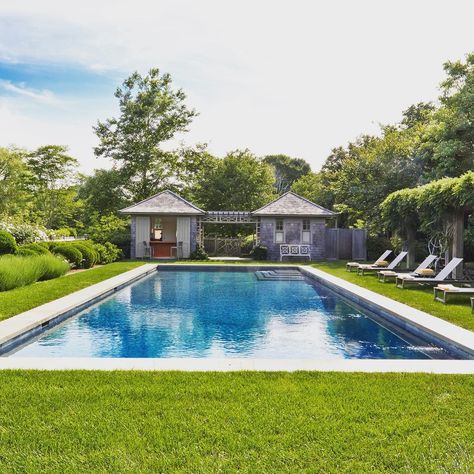 Ed Hollander on Instagram: “A Peter Pennoyer pool pavilion anchors this 20x60’ pool bordered by a wisteria draped pergola#hollanderdesign #ad100 #landscapearchitecture…” New England Pool, Hamptons Pool, Hamptons Cottage, Shingle Style Homes, Waterfront Cottage, Swimming Pool Designs, Celebrity Houses, Pool Landscaping, Backyard Oasis