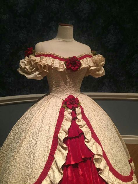 MTL Dress Illinois museum Old Day Dresses, 1800 Wedding Dress 19th Century, Old Fashioned Princess Dresses, Old Dresses 1800, Beautiful Victorian Dress, 18000s Dress, Old Time Dresses Vintage, Old Times Dresses, Royale Dress Aesthetic