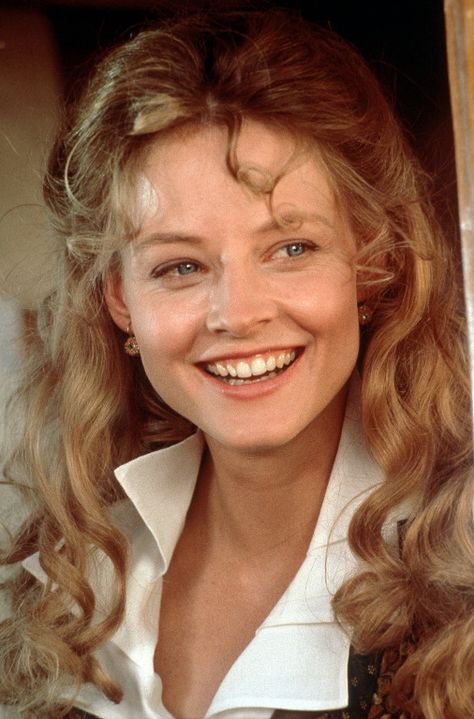 Jodie Foster with blonette (blonde/light brunette) hair Jodie Foster Young, Alexandra Hedison, City Stars, Waylon Jennings, Jodie Foster, Mel Gibson, Catherine Deneuve, Smiley Faces, Sandra Bullock