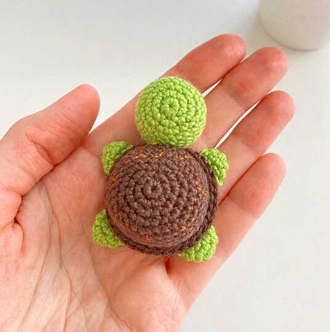 Amigurumi Turtle Crochet Free Pattern - Free Amigurumi Turtle Crochet Pattern, Crochet Turtle Pattern, Turtle Crochet, Mini Turtles, Amigurumi Doll Pattern, Tiny Turtle, Crochet Turtle, Crochet Gratis, Turtle Pattern