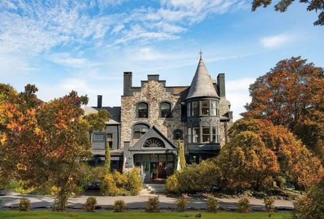 Experience The Past At This Historic Hotel In Camden, Maine Camden Maine, Visit Maine, Harbor Town, Family Beach Trip, Beautiful Places On Earth, Romantic Travel, Best Cities, Vacation Ideas, Travel And Leisure