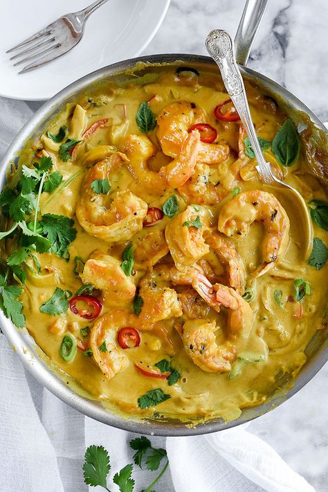 Thai Coconut Shrimp | foodiecrush.com #curry #recipes #easy Thai Coconut Sauce, Thai Coconut Shrimp, Thai Mat, Coconut Curry Shrimp, Curry Shrimp, Coconut Sauce, Thai Cooking, Thai Coconut, Foodie Crush