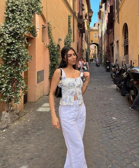 @mobinapeiman on ig Lebanon Outfits, Cute Pants Outfits, Rave Hair, Latina Fashion, Cute Pants, Street Style Summer, Going Out Outfits, Colourful Outfits, Fashion Sewing