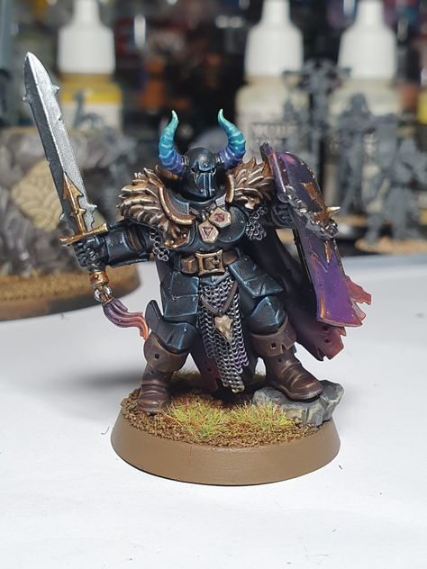 Chaos Warrior, Slaves To Darkness, Warhammer Tabletop, Warhammer Armies, Elf Warrior, Warhammer Figures, Warhammer Paint, Miniature Gaming, Warhammer Aos