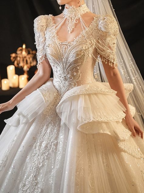 Fantasy Wedding Dress Ballgown, Dresses Hacks, Extravagant Wedding Dress, Gown Queen, Queen Wedding Dress, Fairy Wedding Dress, Extravagant Wedding, Dress Fairy, Long Train Wedding Dress