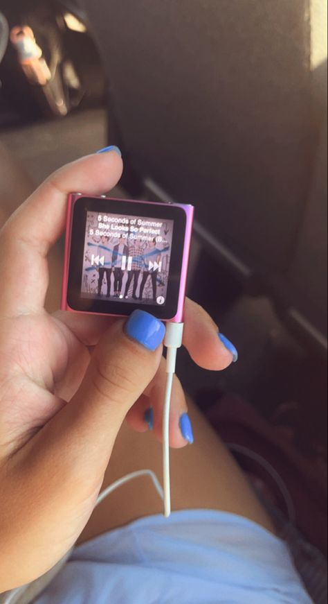 Ipod Aesthetic, Pink Ipod, Girlhood Core, Sleep Hacks, Funny Marriage, Summer Board, Hot Clothes, Tech Aesthetic, Easy Hacks