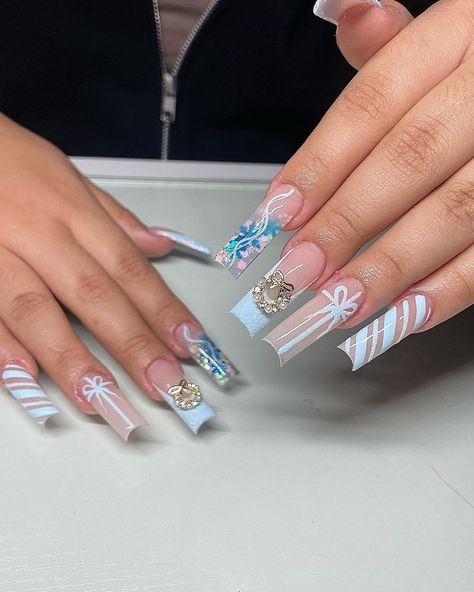 HIGH DESERT NAIL ARTIST🧚🏽‍♀️ (@houseofnailzla) • Instagram photos and videos Christmas French Tip, French Tip Press On Nails, Blue Liner, Nails Winter, Nails Christmas, Snowflake Nails, High Desert, Xmas Nails, Christmas Nail