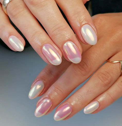 40 Glazed Donut Nails Inspired by Hailey Bieber's Chic Style Marilyn Nails, Glazed Donut Nails, Fresh Manicure, Donut Nails, Sophisticated Manicure, Types Of Nail Polish, Classy Nail Art, Nails Inspired, Light Pink Nails