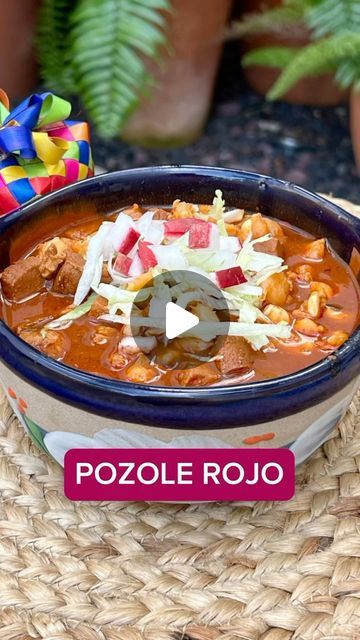 Katia Vidal Massu on Instagram: "Gracias por tu like y comentario, por guardar y compartir mis recetas.  Esta receta está también en el blog, haz click en el link de mi biografía y llegas a mi recetario. Búscala como POZOLE ROJO  Primero que nada esta es una receta como siempre digo de “A HERVORES LENTOS, SABORES CONTENTOS”, no me lo correteen, tiene que hervir sabrosito para desarrollar todos su sabores y que el caldo tome consistencia y no quede como agua de calcetín (solo no dejen que se seque de más). Si esto pasa agreguen agua HIRVIENDO para que se integre bien.  3 Kilos pierna de puerco en cuadros medianos. 2 Latas grandes (3 Kilos) de maíz pozole. 10 Chiles anchos (grandes, suaves, húmedos) 2 Cabeza de ajo por lata de pozole grande 3 Chiles guajillo 2 Cucharadas de mostaza. Orégano Chile Guajillo, On Instagram