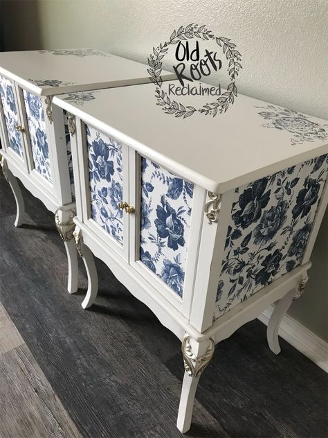 Navy floral accented side tables. Painted with dixie belle chalk paint. Blue Willow Decor, Diy Furniture Repair, Painted Side Table, Dixie Belle Chalk Paint, Revamp Furniture, Vintage Nightstand, Using Chalk Paint, Blue White Decor, Decoupage Furniture