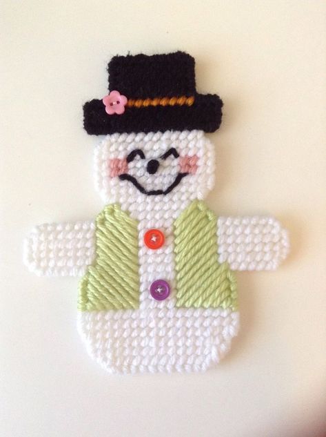 Plastic Canvas Snowman, Canvas Snowman, Mug Rug Patterns, Crochet Snowman, Plastic Canvas Ornaments, Plastic Mesh, Cat Cross Stitch Pattern, Plastic Canvas Tissue Boxes, Plastic Canvas Christmas