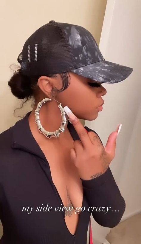 Hat With Ponytail Black Women, Hat Ponytail Hairstyles, Ponytail With Hat, Weave Ponytail Hairstyles, Swag Girl Style, Baddie Hairstyles, Girl Hair, Gorgeous Makeup, Pretty Selfies