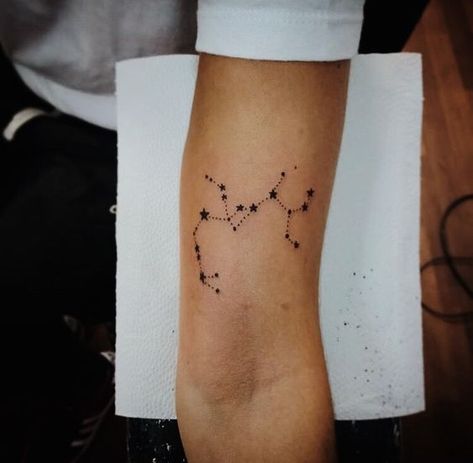 50 Best Sagittarius Tattoo Design Ideas - Hike n Dip Saggitarius Star Constellation Tattoo, Sagittarius Zodiac Sign Tattoo, Sagittarius Star Tattoo, Sagittarius Tattoo Constellation, Sagittarius Constellation Tattoo, Star Constellation Tattoo, Sagittarius Tattoo Designs, Sagittarius Tattoo, Astrology Tattoo