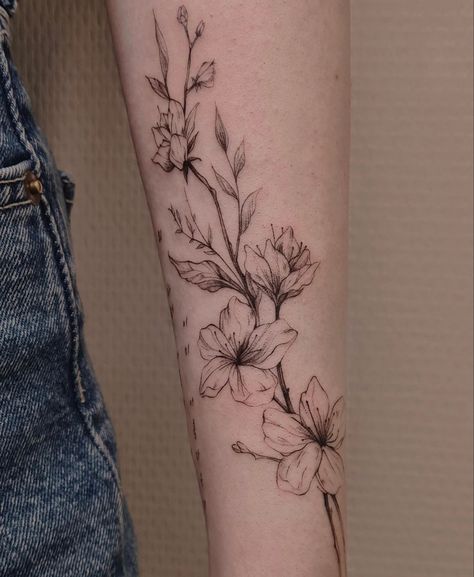 Dr Tattoo, Around Arm Tattoo, Flower Tattoo Ideas, Simple Tattoos For Guys, Lavender Tattoo, Stylist Tattoos, My Tattoo, Arm Tattoos For Women, Aesthetic Tattoo