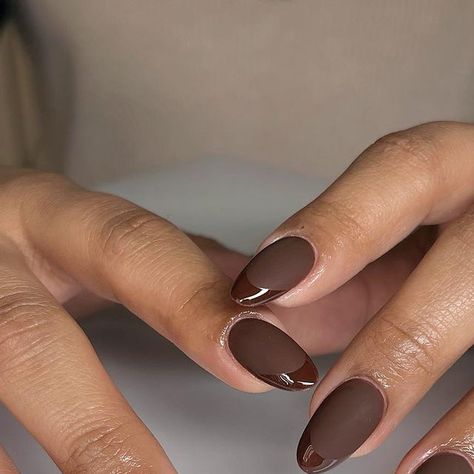 Short Square Round Nails Brown, Matte With Shiny Tip Nails, Almond Matte Nails With Glossy Tips, Matte And Glossy Nails Design Almond, Matte French Tips Nails, Glossy Tip Matte Nails, Matte Nail Glossy French Tip, Matte Nail Shiny French Tip, Matte Nail Shiny Tip