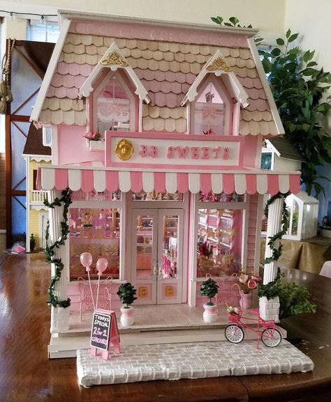 Beach Picnic Party, Dollhouse Bakery, Environment References, Dolls House Shop, Miniature Bakery, Candy House, Cafe House, Dollhouse Miniatures Diy, Miniature Projects