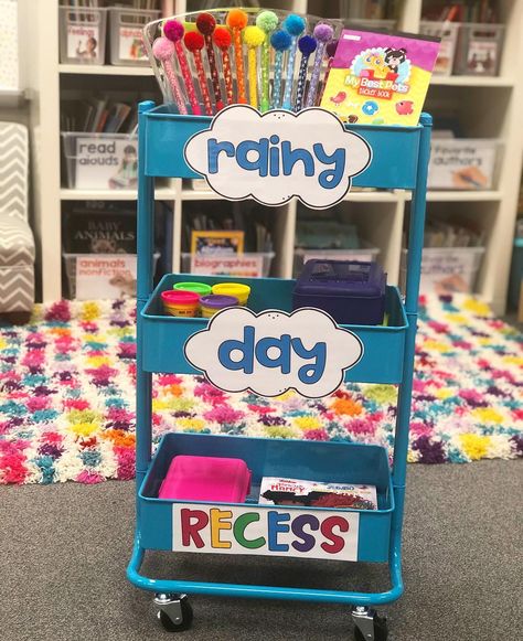 Polka Dots Please on Instagram: “Meet the newest addition to our classroom -- our Rainy Day Recess Cart 😍😍😍 #ad I got everything for our cart in just ONE stop at…” Classroom Hacks, Classroom Organisation, 3rd Grade Classroom, Teacher Supplies, First Grade Classroom, Elementary School Teacher, New Classroom, Teacher Organization, Beginning Of School