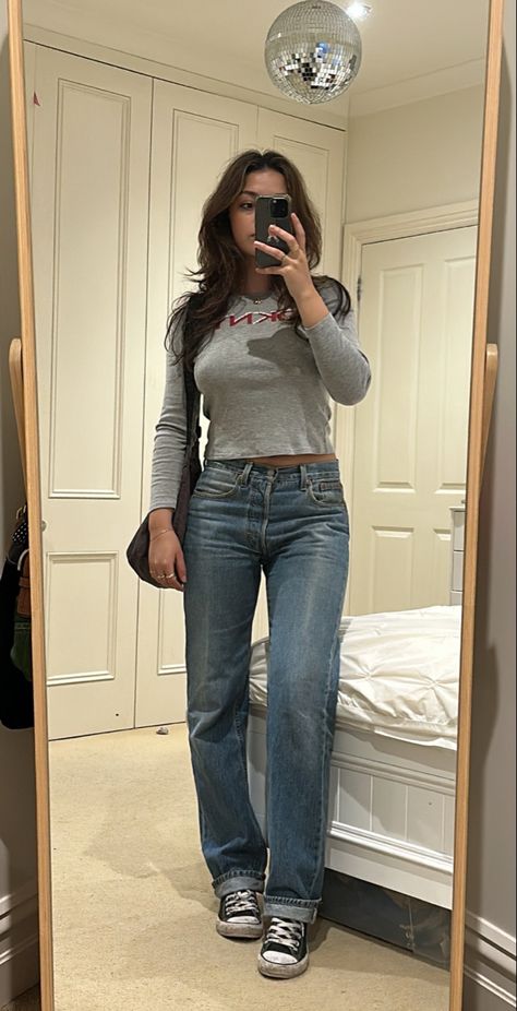 Casual Outfits Fashion, Prettiest Celebrities, Black Jeans Outfit, Pretty Females, Famous Fashion, Mode Inspo, Outfit Inspo Fall, Outfits Fashion, College Outfits