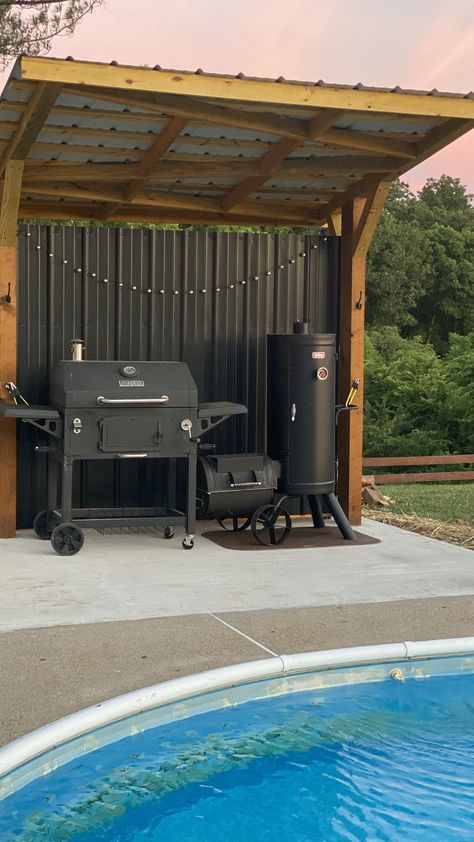 Behind Grill Wall, Barbeque Gazebo Ideas, Diy Grill Station Cheap Backyard, Grill Lean To, Outdoor Smoker Grill Area, Diy Bbq Shack, Grilling Shack, Grill Gazebo Ideas, Grill Shed