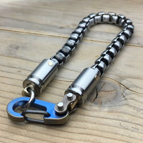 Cal.9mm Bracelet, Keychain or Wallet Chain / Exhaust Pipe texture 9mm Bullet, How To Clean Gold, Skull Wallet, Wallet Chains, Clean Gold Jewelry, Biker Wallet, Titanium Jewelry, Stylish Mens Fashion, Wallet Chain