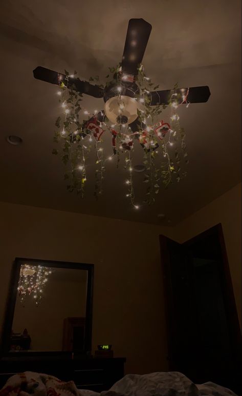 Fairy Lights On Ceiling, Ceiling Fairy Lights, Fairy Lights Ceiling, Magic Lights, Fairy Room, Room Things, Fairy Lights Bedroom, Future Room, Room Deco