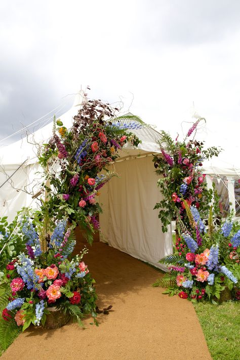 30+ Stunning Marquee Wedding Decor Ideas That Wow June Wedding Flowers, Marquee Decoration, Modern Wedding Flowers, Beach Wedding Flowers, Flowers And Greenery, Boda Mexicana, Wedding Lanterns, Blue Wedding Flowers, Whimsical Wonderland Weddings