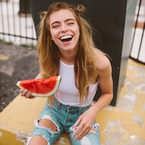 Tropical Portrait, Digital Camera Tips, Summer Drawings, Watermelon Art, Creative Fashion Photography, Chica Cool, Joah Brown, Party Photography, Summer Watermelon