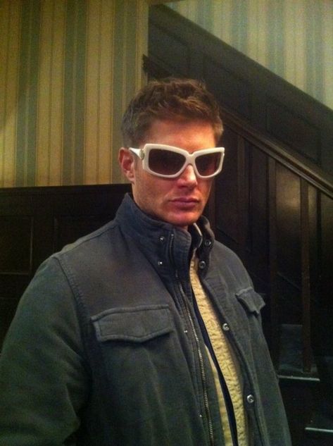 Jensen Ackles Funny, Jesen Ackles, Supernatural Actors, Jensen Ackles Supernatural, Supernatural Wallpaper, Supernatural Pictures, Supernatural Dean Winchester, Winchester Supernatural, Winchester Boys