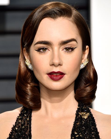 Red Carpet Hairstyles, 50s Hair, 50s Hairstyles, Red Carpet Hair, Bangs For Round Face, Make Up Looks, Vintage Makeup, Eyeliner Looks, Vintage Hair