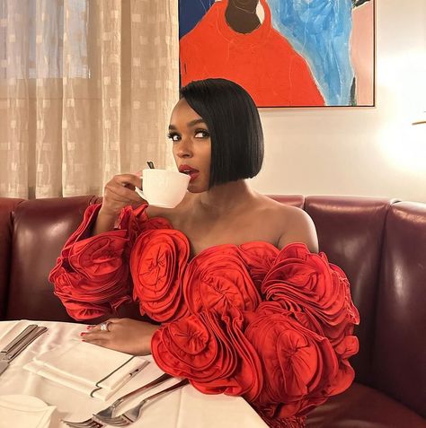 Janelle Monae, Soft Glam Makeup, Janelle Monáe, Style Muse, Black Femininity, Tres Chic, Beauty Editorial, Red Outfit, Fashion Killa