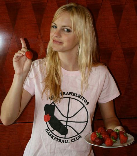 Anna Faris Break The Silence, Anna Faris, Hollywood Couples, Long Lasting Relationship, Anna Kendrick, Chris Pratt, Living Legends, To Speak, T Shirts For Women