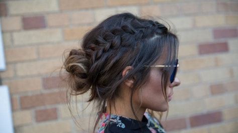 Red Carpet Hairstyles, Highlights For Dark Brown Hair, Nurse Hairstyles, Long Hair Trends, Red Carpet Hair, Braided Bun Hairstyles, Subtle Highlights, Brunette Color, Work Hairstyles