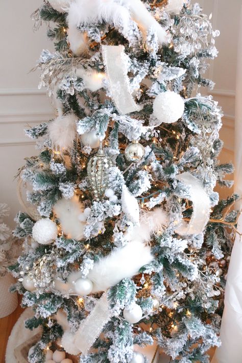 Swan Lake Christmas Tree, Swan Lake Christmas, Lake Christmas Tree, Christmas Tree Decor Ideas 2022, Christmas Swan, Lake Christmas, Purple Christmas Ornaments, Christmas Tree Decor Ideas, Tree Decor Ideas