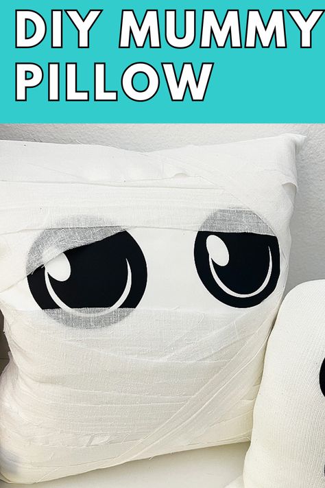 Halloween Pillows Diy, Mummy Pillow, Diy Halloween Home Decor, Cute Halloween Treats, Easy Pillows, Ghost Pillow, Halloween Pillows Covers, Dollar Tree Halloween, Party Plan